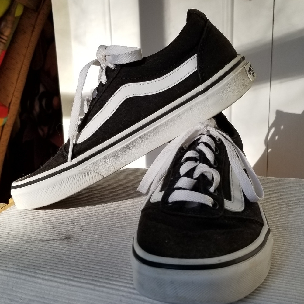 Classic Vans - Picture 3 of 6
